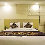 Hotel D\'Capitol - Delhi Airport